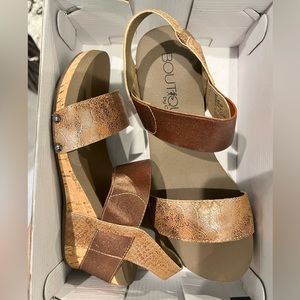 Boutique by Corkys. NIB. Rose Gold. Bandit. Wedge heel sandals. Size 8.